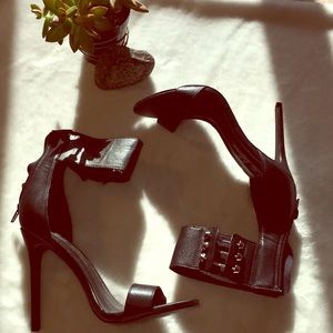 Simple for grungy heels